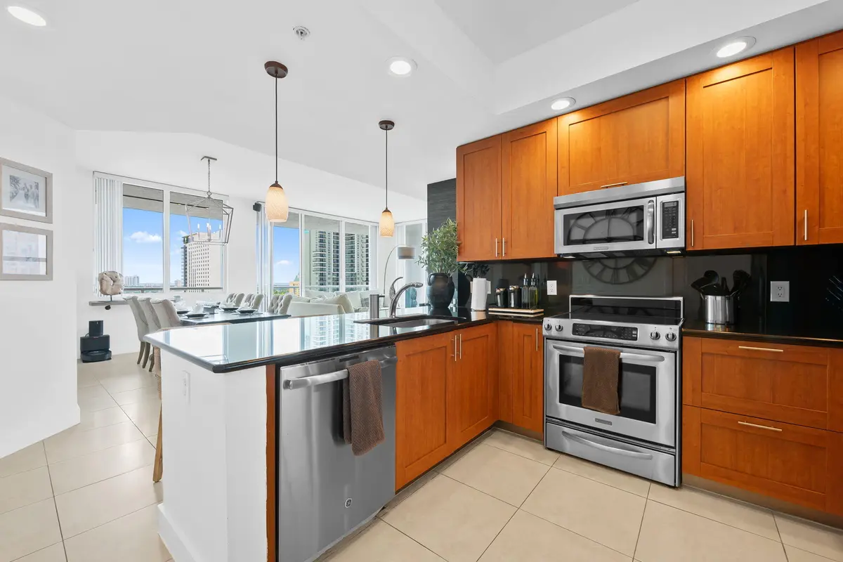 32-web-or-mls-DSC_4976 at 315 NE 3rd Avenue 1506, Fort Lauderdale