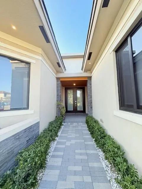 Front Entry at 10785 Coral Street, Parkland
