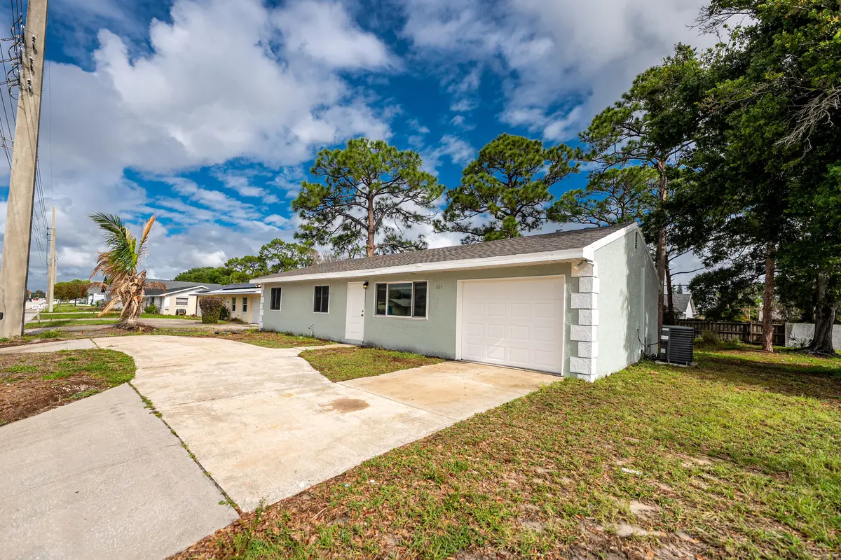 Front View at 651 SE Port St Lucie Boulevard, Port St. Lucie