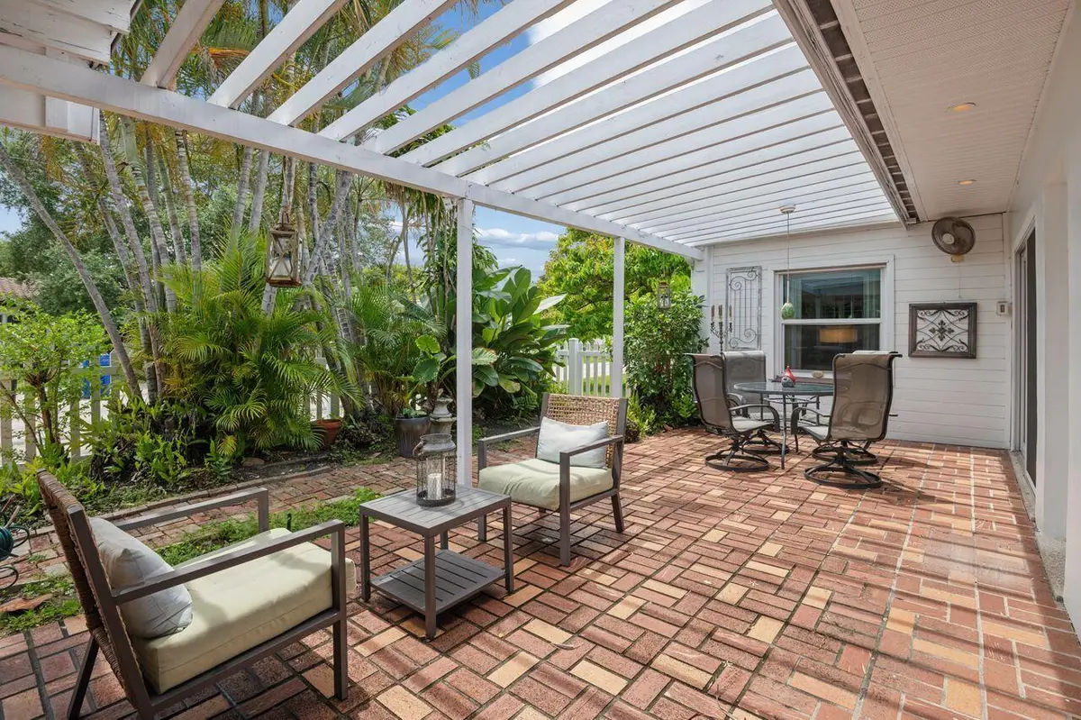 04-Patio_Pergola-22 at 1500 NE 17th Avenue, Fort Lauderdale