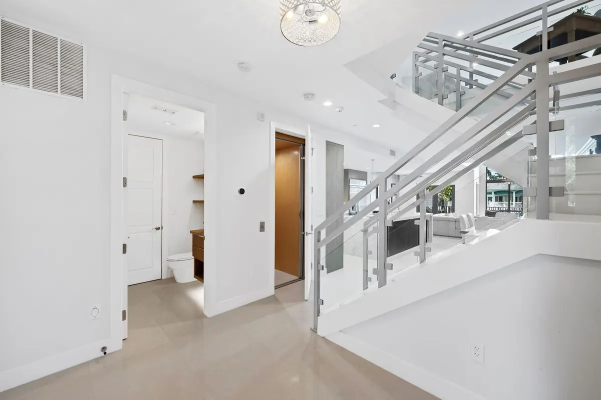 11-web-or-mls-DSC_7224 at 144 Isle Of Venice Drive 144, Fort Lauderdale