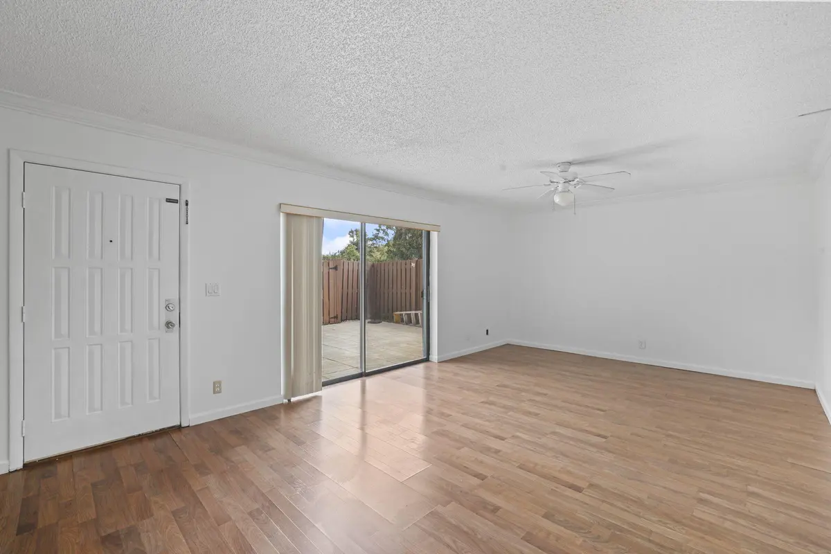 6-web-or-mls-3F2A3195 at 6158 SE Riverboat Drive, Stuart