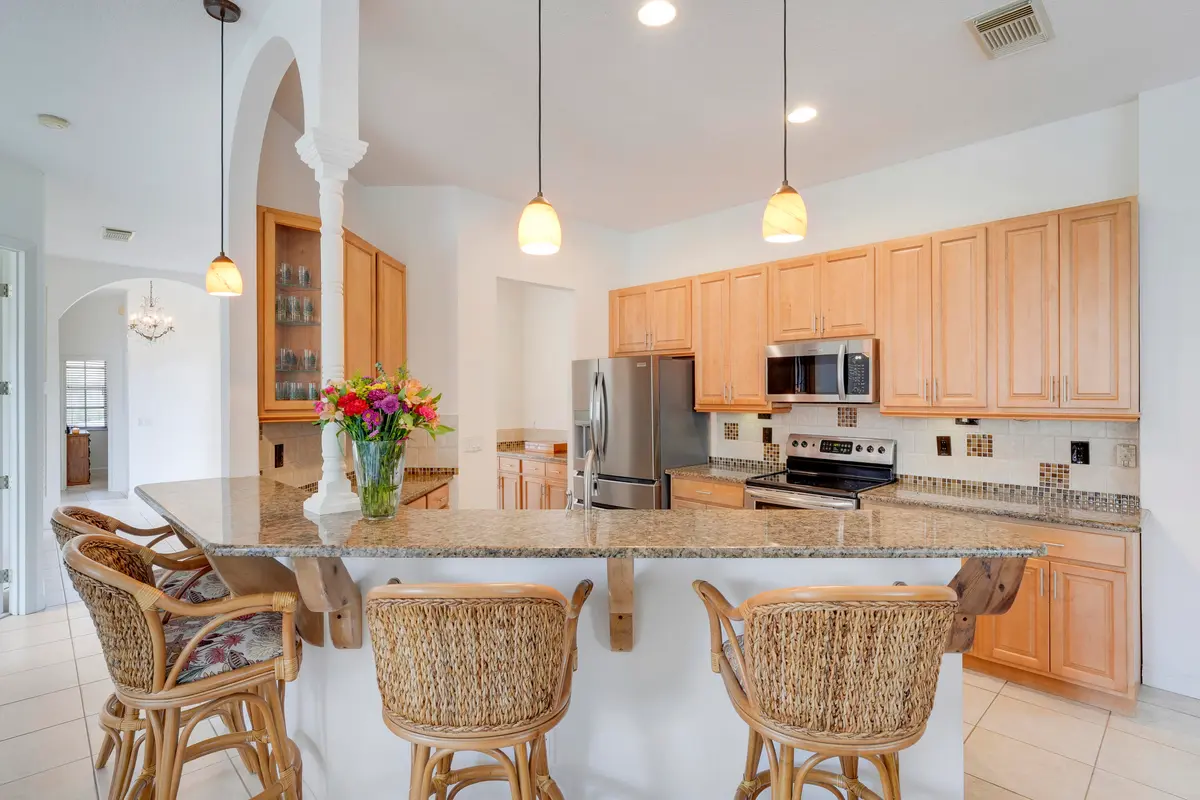 Kitchen at 573 SW Saint Kitts Cove, Port St. Lucie