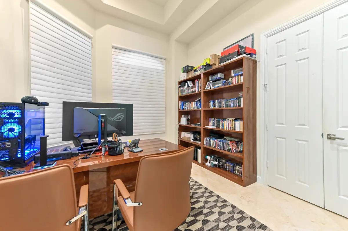 09 Office 01 at 6159 Via Venetia, Delray Beach