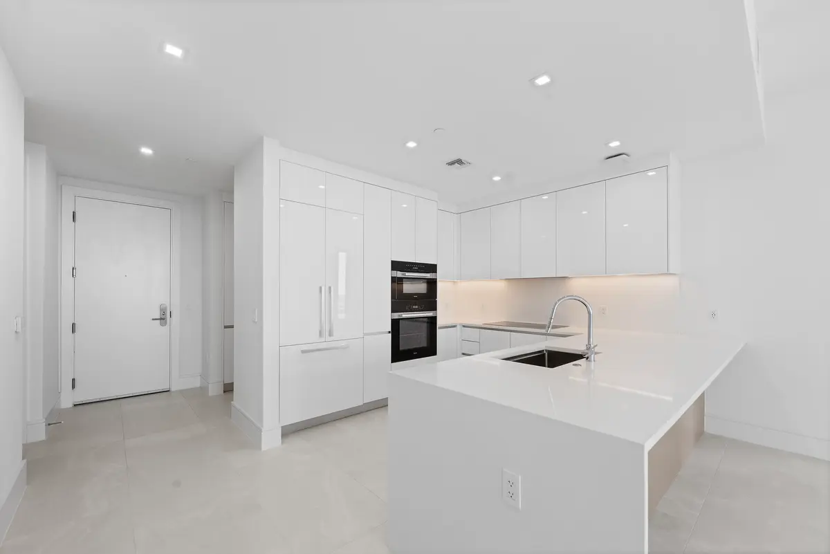 KITCHEN at 220 Lake Shore Drive 811, Lake Park