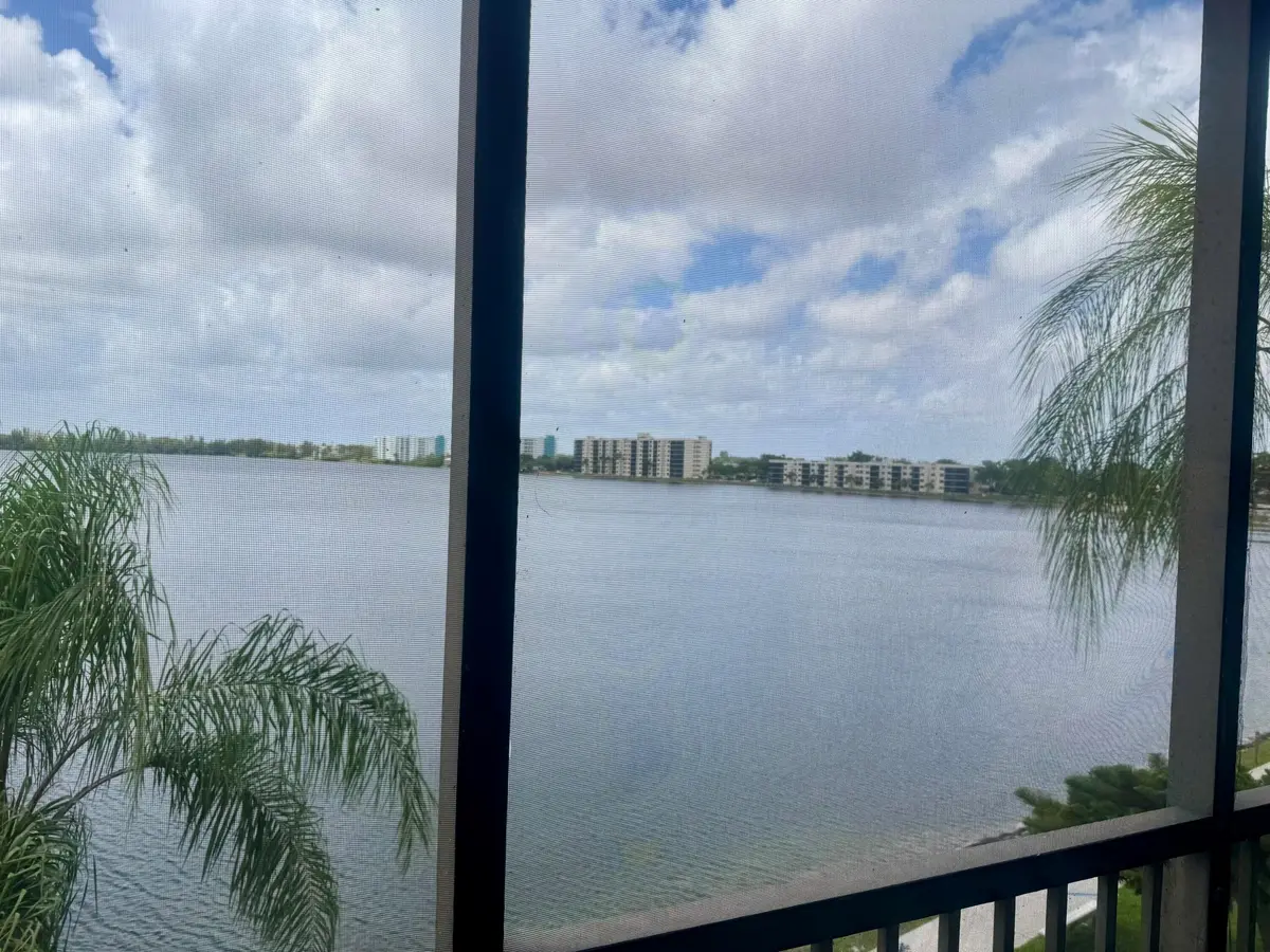 IMG_8113 at 110 Lake Emerald Drive 404, Oakland Park