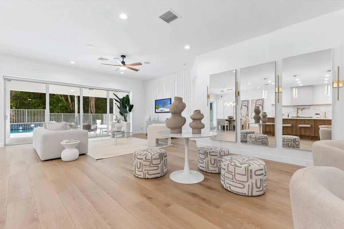 22-2022 at 8717 Estate Drive, West Palm Beach
