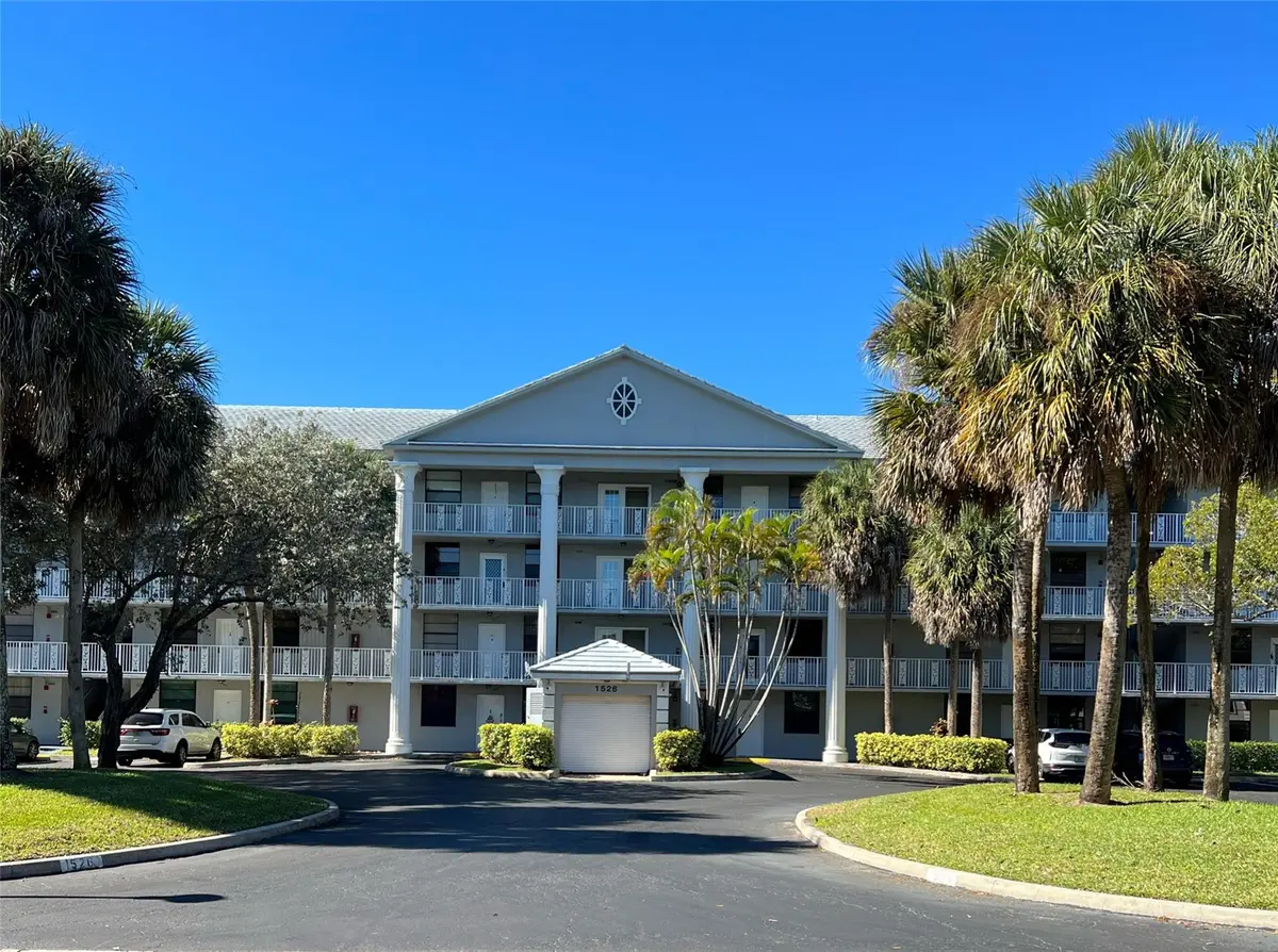 Photo 2 at 1526 Whitehall Drive 402, Davie