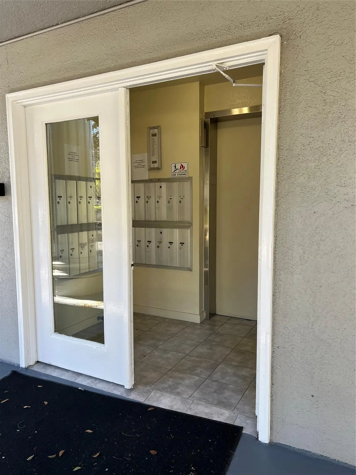 Photo 3 at 1526 Whitehall Drive 402, Davie