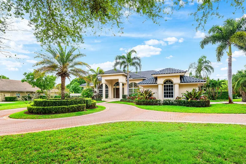 avi thrid at 7730 Newport Lane, Parkland
