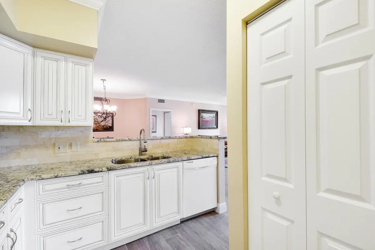 Kitchen 2 at 11740 St Andrews Place, Wellington