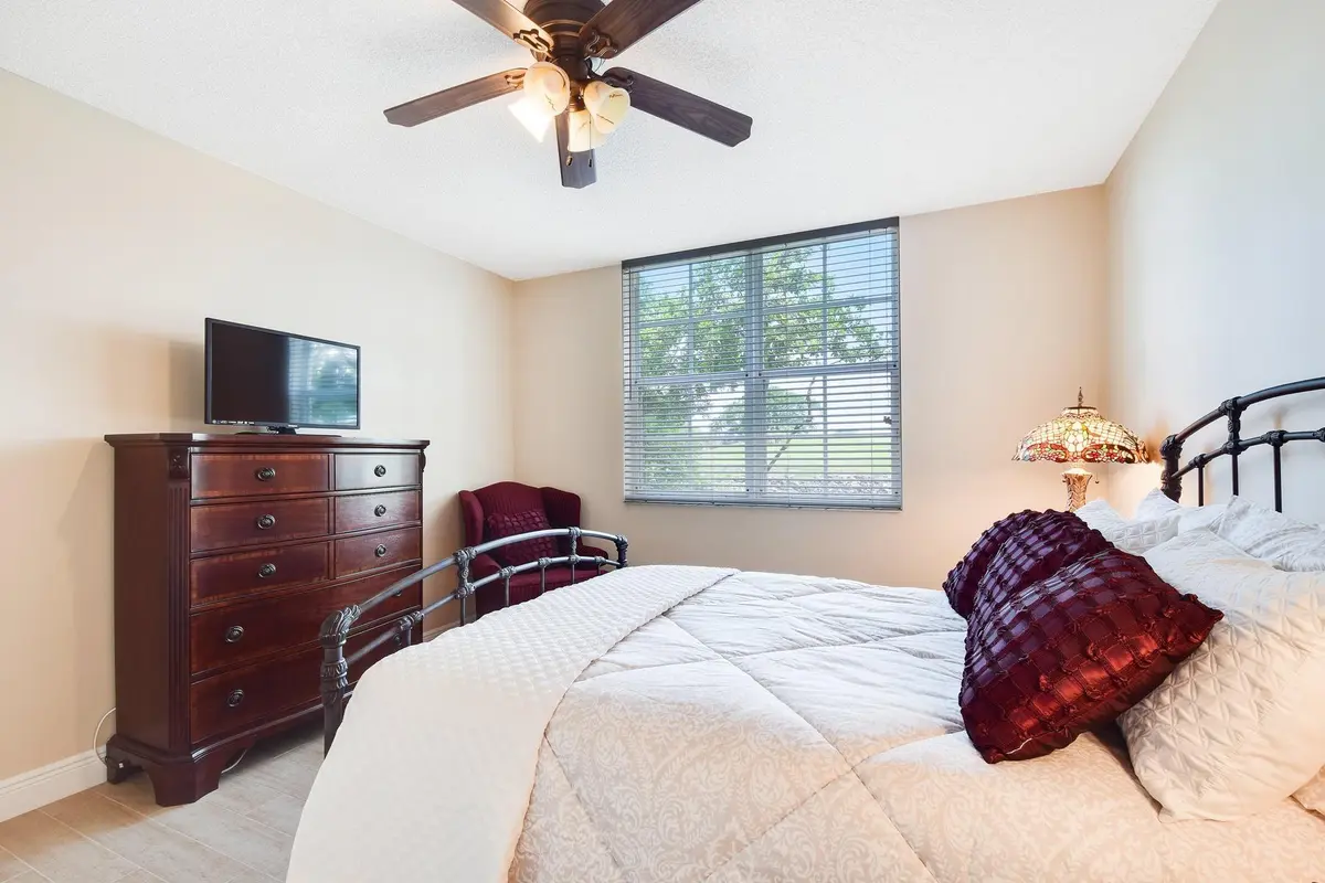 Master 1 B at 11740 St Andrews Place, Wellington