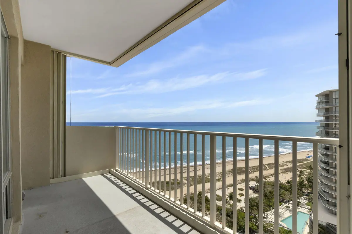 28-web-or-mls-DSC09365dsc09365 at 750 N Ocean Boulevard Apt 1904, Pompano Beach