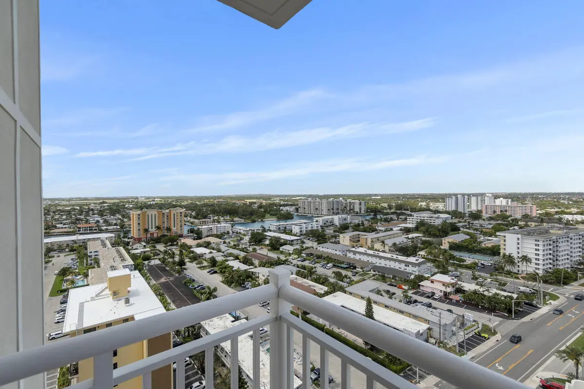30-web-or-mls-DSC09370dsc09370 at 750 N Ocean Boulevard Apt 1904, Pompano Beach
