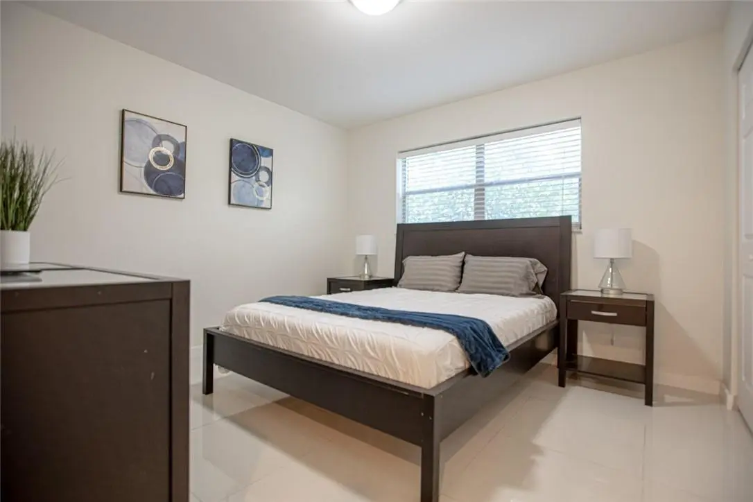 Photo 7 at 601 SE 5th Court 108, Fort Lauderdale