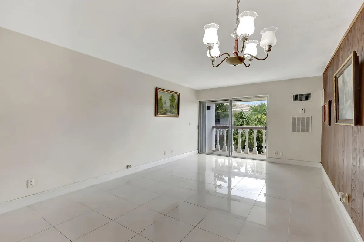 CORINTHIAN 8 at 148 Yacht Club Drive 5, North Palm Beach