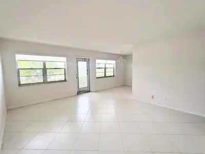 222 Somerset L, West Palm Beach – Condominium for rent