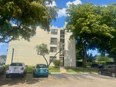 110 Lake Emerald Drive 404, Oakland Park – sold