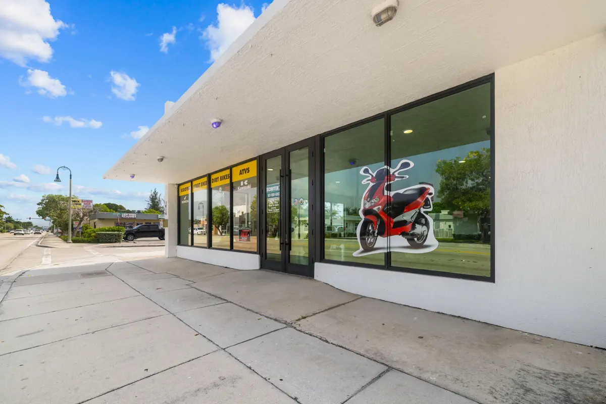 6B0A3713 at 1914 N Dixie Highway, Lake Worth Beach