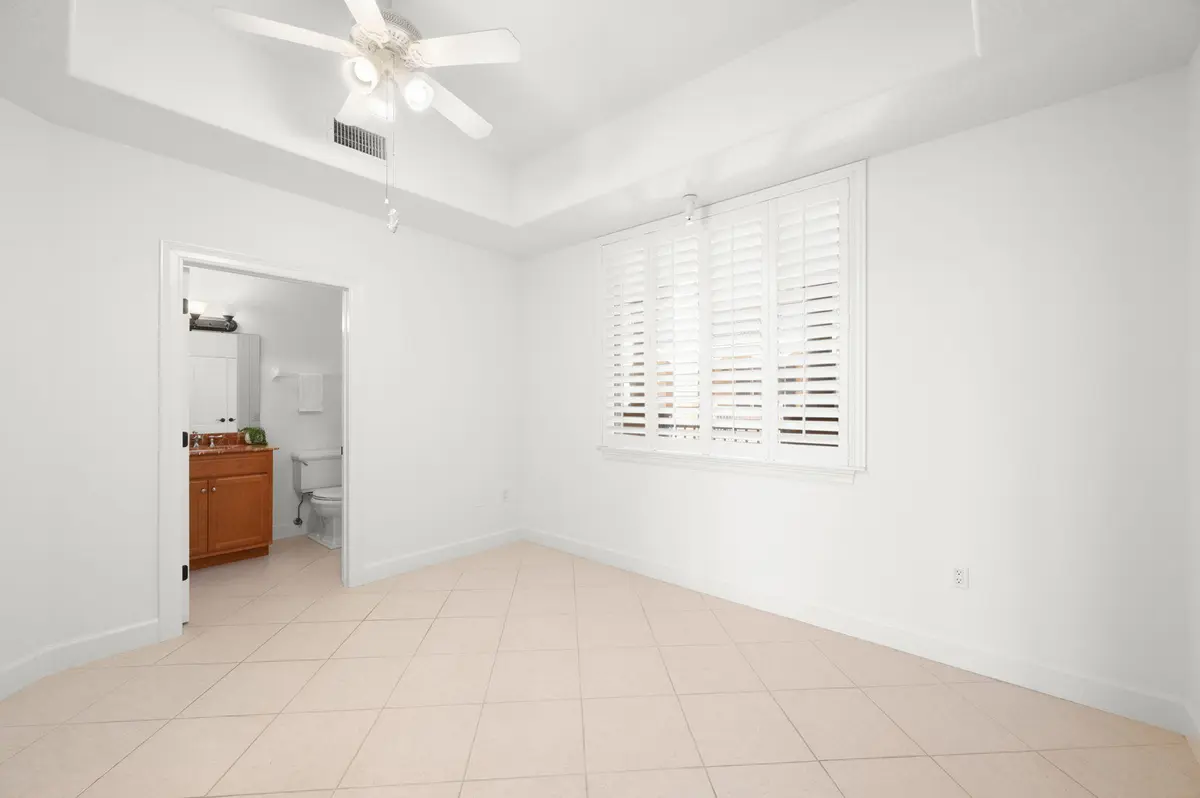 3-web-or-mls-20 Orange Ave 411 - 3 at 20 Orange Avenue Apt 411, Fort Pierce