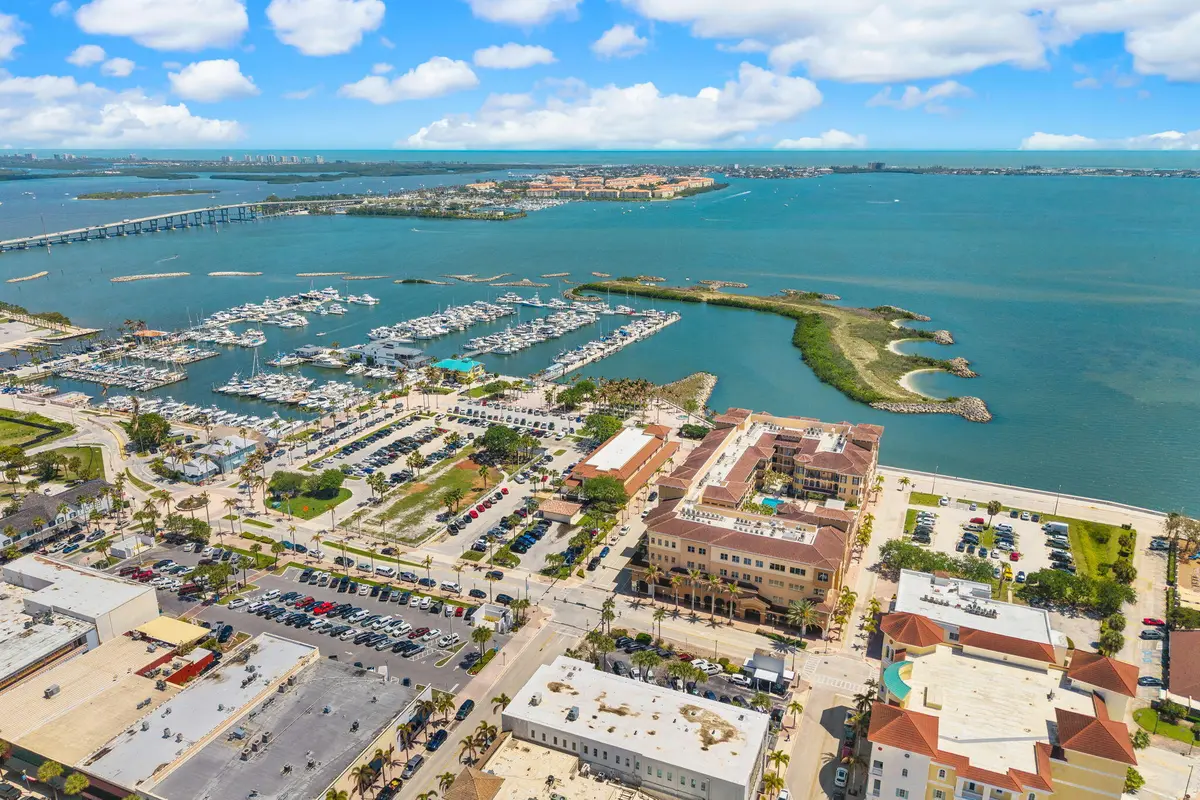 21-web-or-mls-20 Orange Ave 411 - 21 at 20 Orange Avenue Apt 411, Fort Pierce