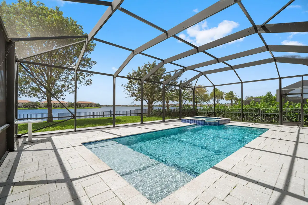 heater pool at 8471 Miralago Way, Parkland