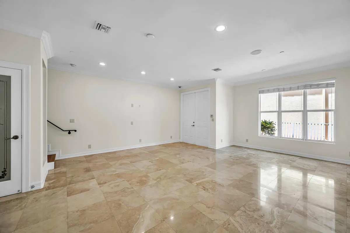 3AB89EF2-F313-40C3-B48C-3B48DEAE264F at 903 NE 17th Way 104, Fort Lauderdale