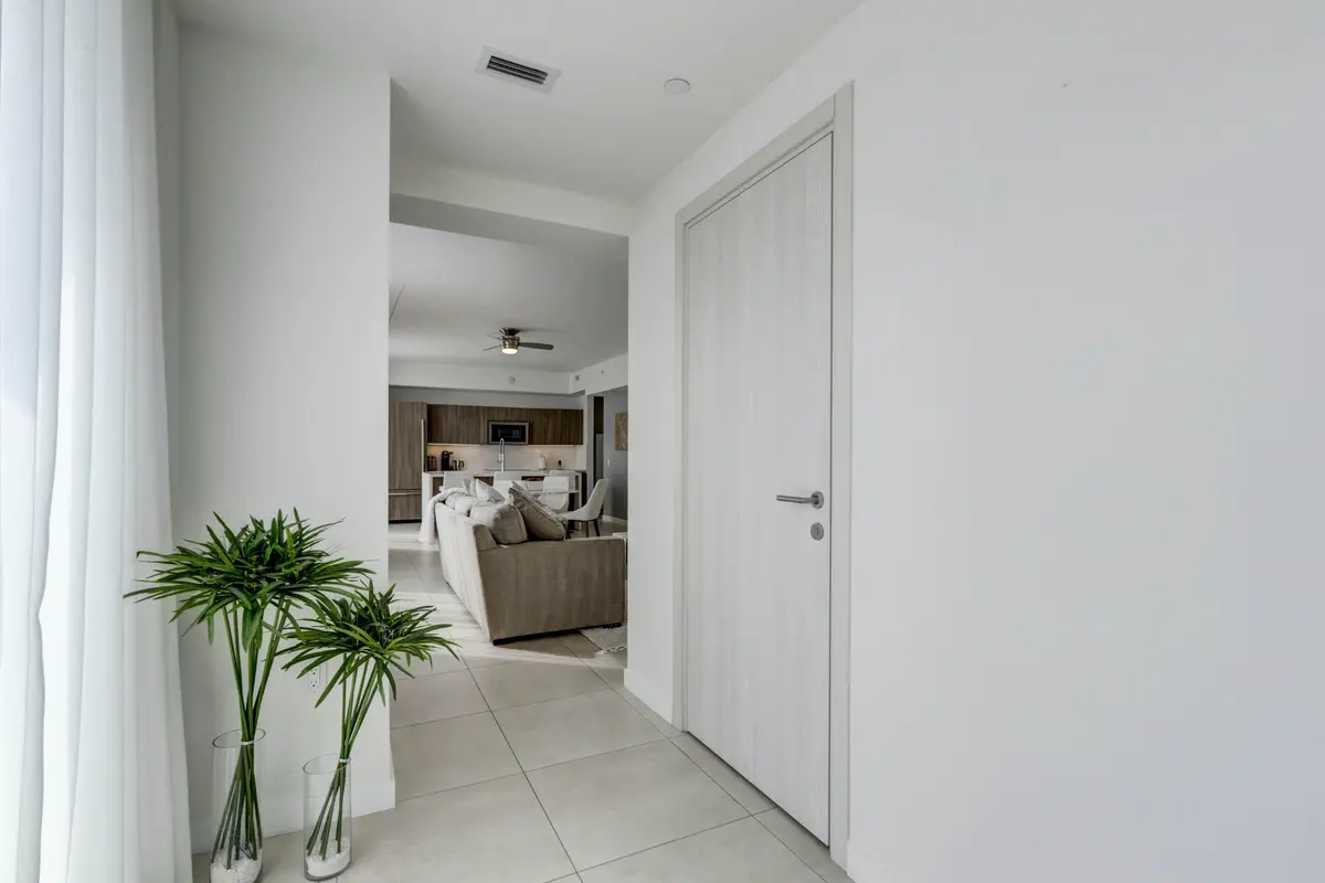 15__g6i7752_3_4_5_6 at 401 N Birch Road Th3, Fort Lauderdale