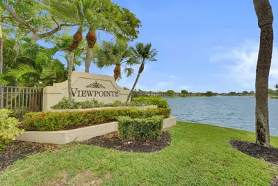 5531 Lakeside Drive 202, Margate – Condominium for sale