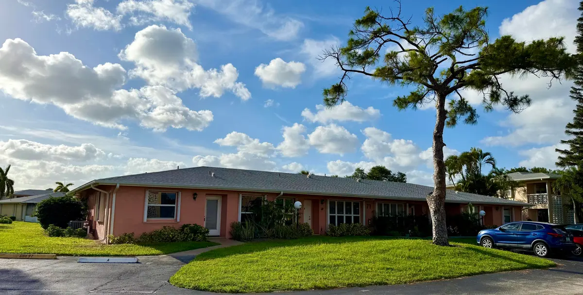 FRONT EXTERIOR at 1460 NW 19th Terrace 71-a, Delray Beach