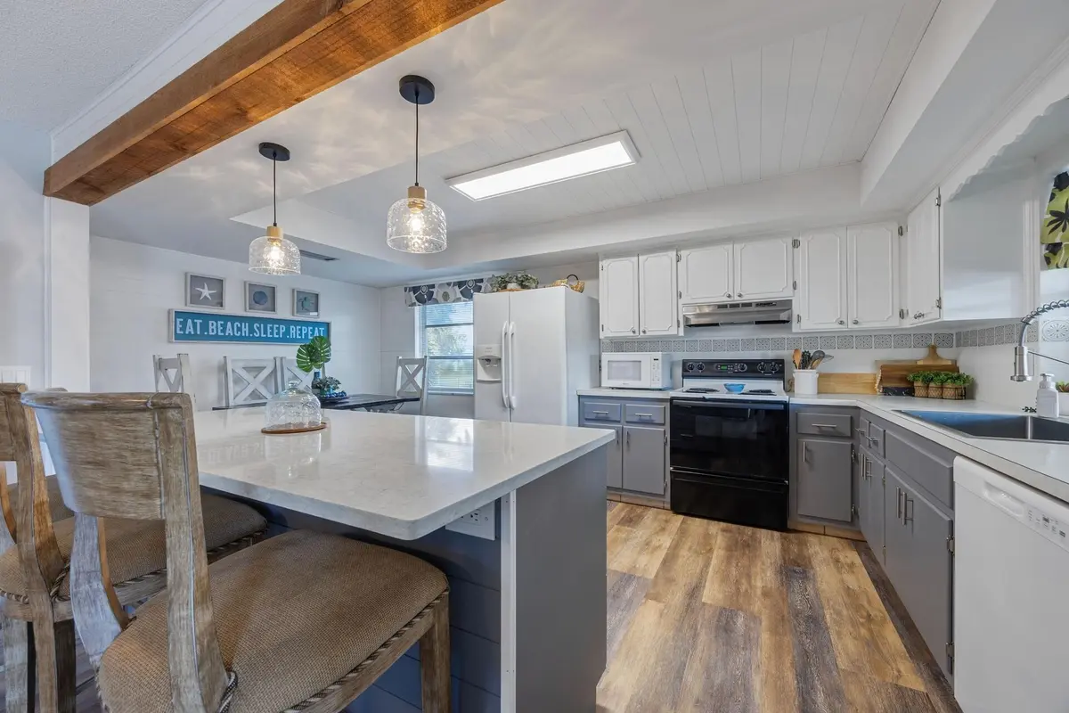 1380 kitchen 2 at 1380 SW 28th Avenue, Boynton Beach