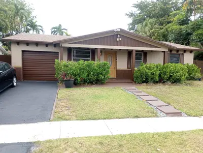 8241 SW 4th Court, North Lauderdale – Single Family Residence for sale