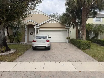 159 Berenger Walk, Royal Palm Beach – Single Family Residence for sale