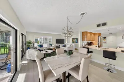218 NE Edgewater Drive 218, Hutchinson Island – Condominium for sale
