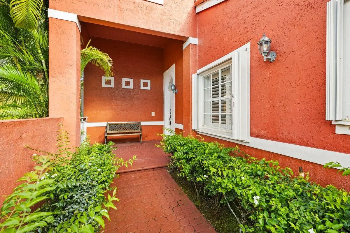424A3989 at 363 SW 161st Avenue, Pembroke Pines
