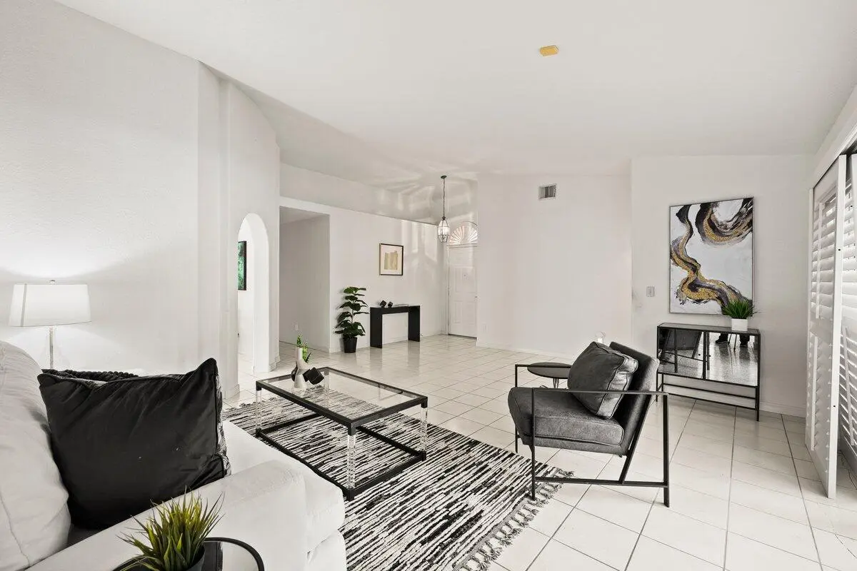 424A4057 at 363 SW 161st Avenue, Pembroke Pines