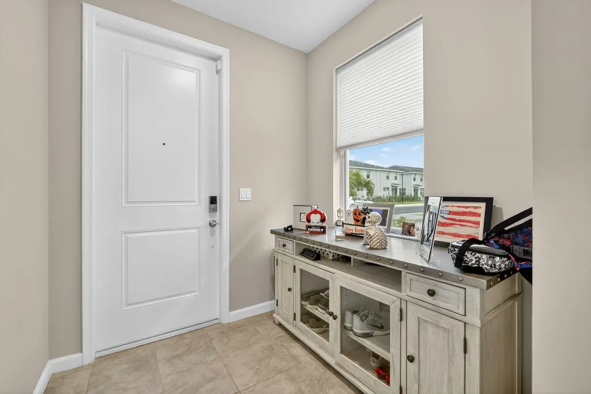 3-web-or-mls-032_3A5A1016 at 5672 SE Edgewater Circle, Stuart