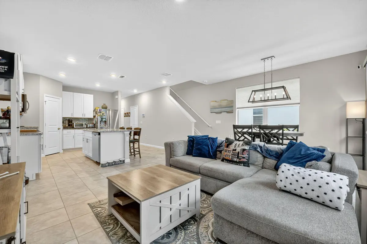 10-web-or-mls-040_3A5A1053 at 5672 SE Edgewater Circle, Stuart