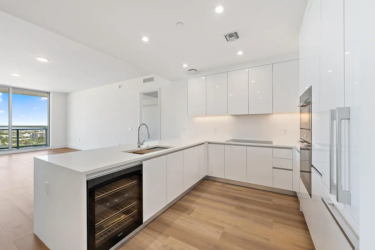 Kitchen at 220 Lake Shore Drive N-1521, Lake Park