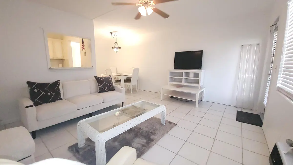 319 Chatham P, West Palm Beach, FL – photo 4