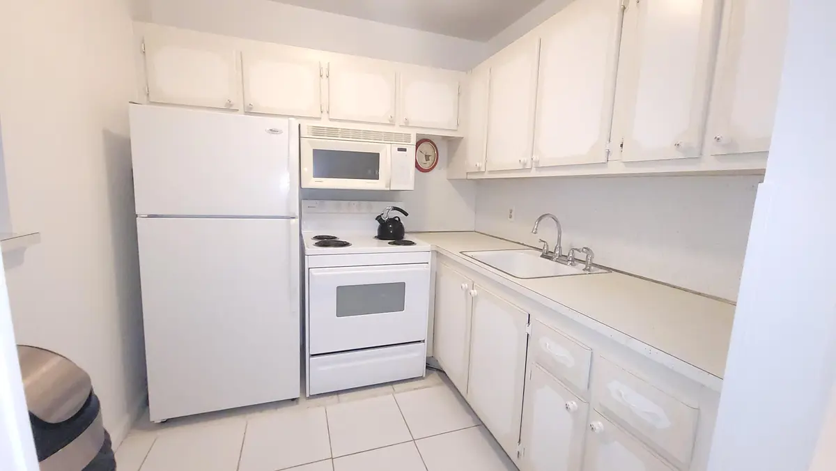 319 Chatham P, West Palm Beach, FL – photo 6
