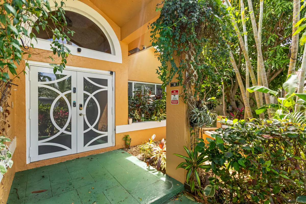 585A2685 at 330 Prairie Rose Lane, Boca Raton