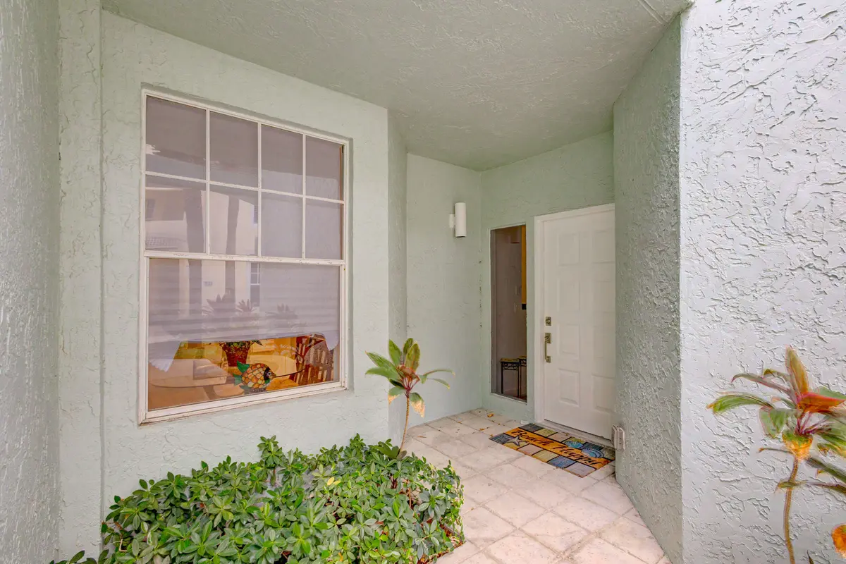 Entrance at 207 Mainsail Circle, Jupiter