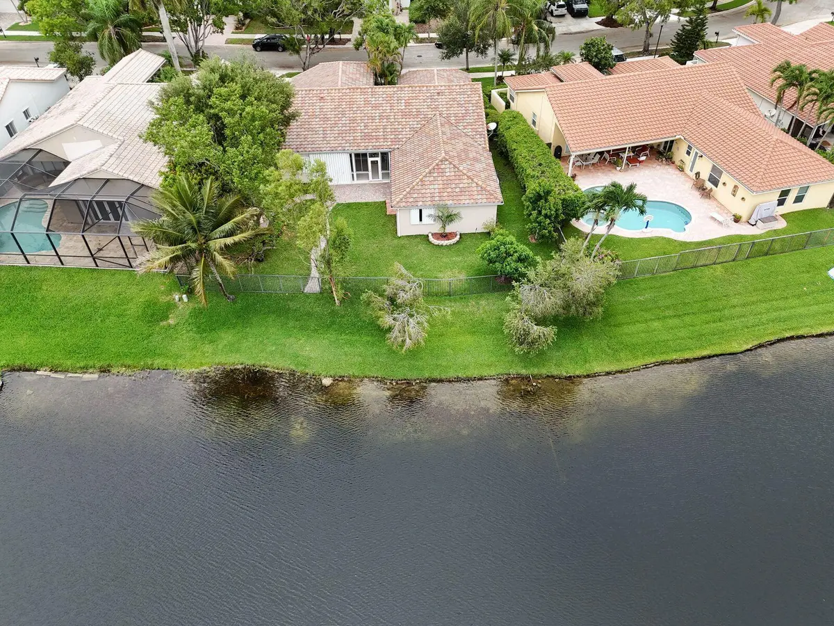 _z3ZlAMA at 1968 Water Ridge Drive, Weston