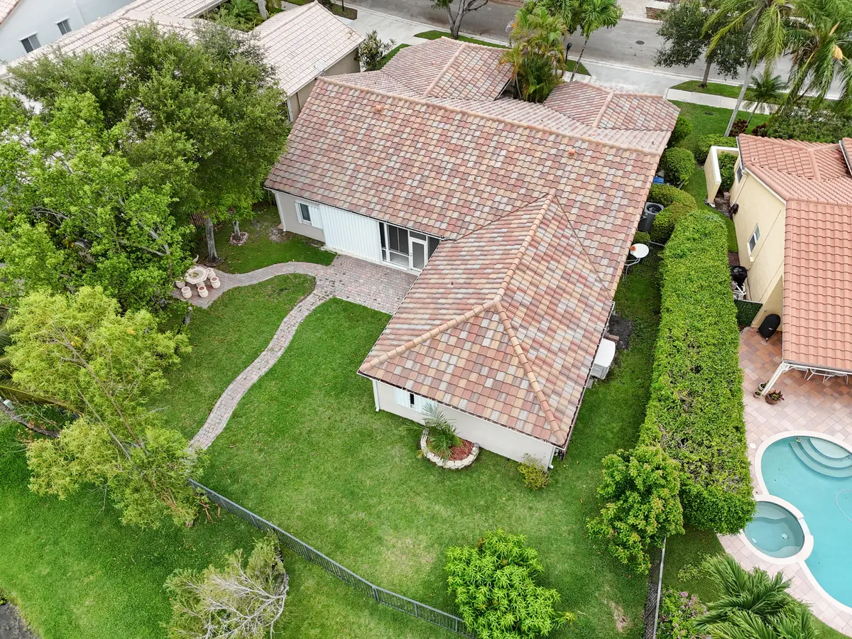 z9a5dji_fly_20250605_135820_0323_1749182 at 1968 Water Ridge Drive, Weston