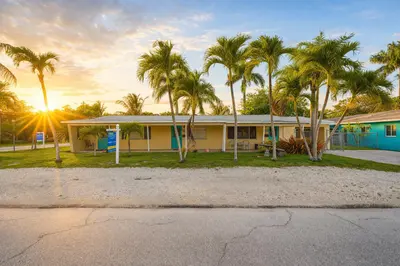 2001-2005 NE 17th Court, Fort Lauderdale – sold