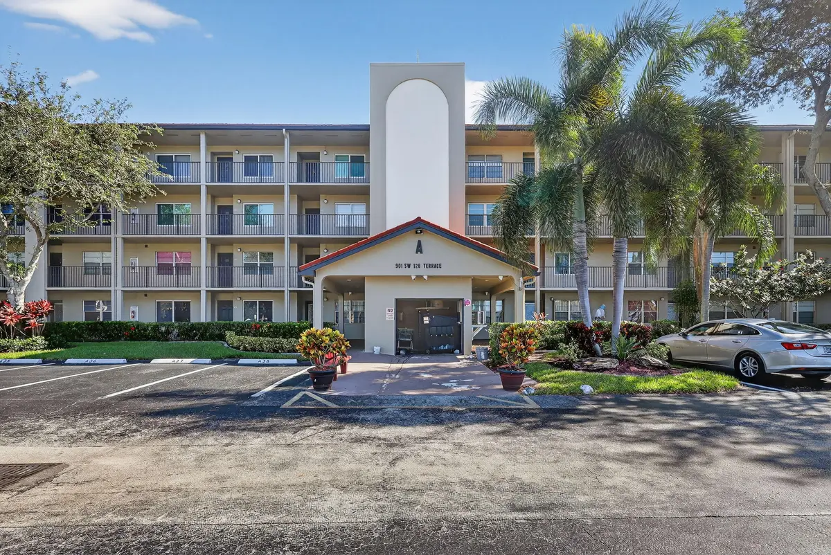 1-web-or-mls-031_8H3A3309 at 901 SW 128th Terrace 211A, Pembroke Pines
