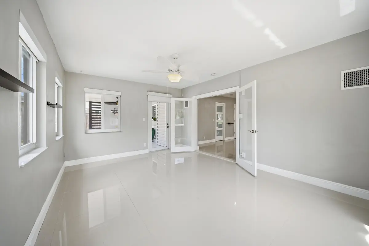 _30A9761 at 5031 NE 23rd Terrace, Lighthouse Point