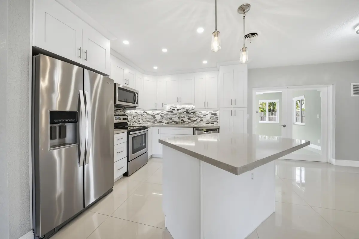 _30A9773 at 5031 NE 23rd Terrace, Lighthouse Point