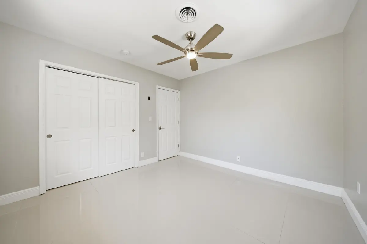 _30A9800 at 5031 NE 23rd Terrace, Lighthouse Point